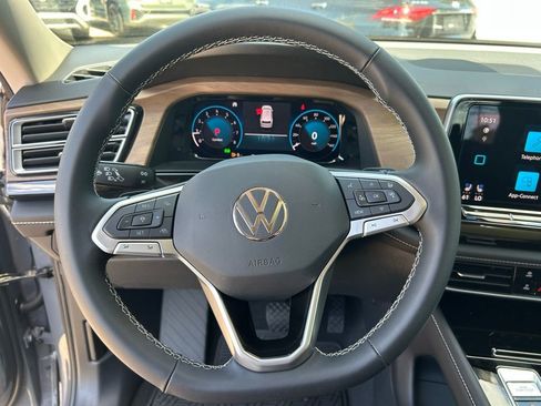 New 2026 Volkswagen Atlas SE FWD image 24