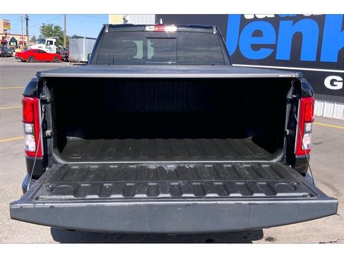 Used 2019 RAM 1500 Big Horn AWD/4WD image 11