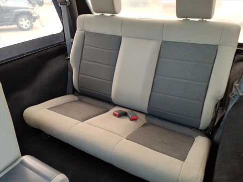 Used 2010 Jeep Wrangler Rubicon w/ PWR Convenience Group image 11