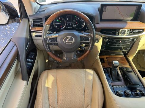 Used 2019 Lexus LX 570 4WD image 17