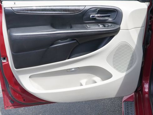 Used 2014 Dodge Grand Caravan American Value Package FWD image 10