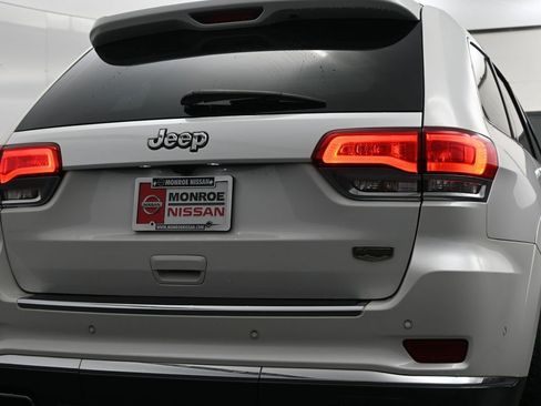 Used 2017 Jeep Grand Cherokee Summit w/ Trailer Tow Group IV image 10