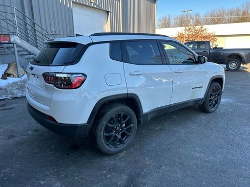 New 2026 Jeep Compass Latitude image 4