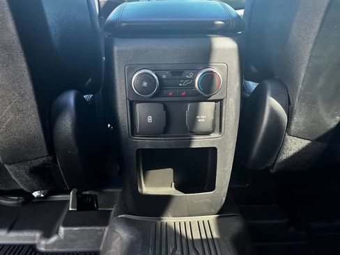 Used 2020 Ford Explorer Platinum w/ Premium Technology Package AWD/4WD image 28