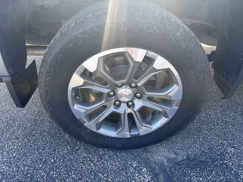 Used 2025 Chevrolet Silverado 1500 High Country image 13