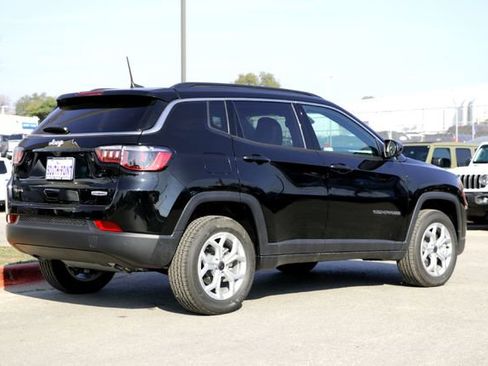 New 2026 Jeep Compass Latitude image 5