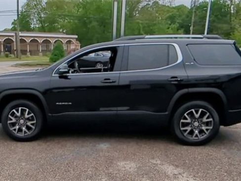 Certified 2023 GMC Acadia SLE w/ Driver Convenience Package image 5