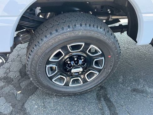 Used 2025 Ford F350 Platinum image 15
