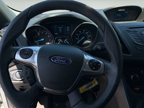 Used 2015 Ford Escape S FWD image 9