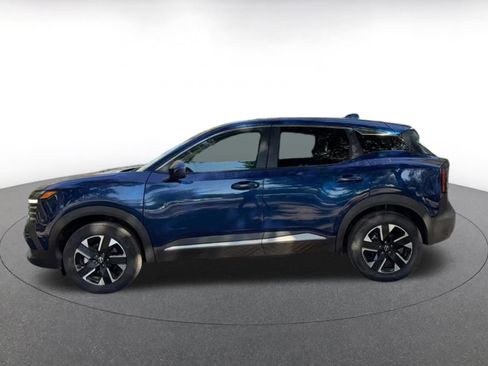 Used 2025 Nissan Kicks SV image 9