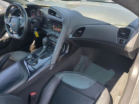 Used 2015 Chevrolet Corvette Z06 w/ 3LZ Preferred Equipment Group RWD image 19