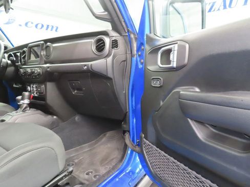 Used 2022 Jeep Gladiator Sport AWD/4WD image 25
