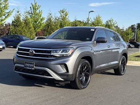 Certified 2023 Volkswagen Atlas Cross Sport SE w/ Black Wheel Package AWD/4WD image 6