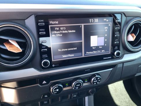 Used 2020 Toyota Tacoma SR5 w/ SR5 Appearance Package (SM) image 20