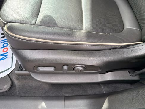 Used 2023 Chevrolet Traverse Premier AWD/4WD image 15