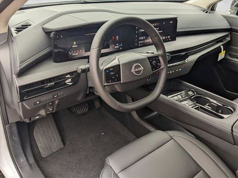 Certified 2025 Nissan Murano SV image 3