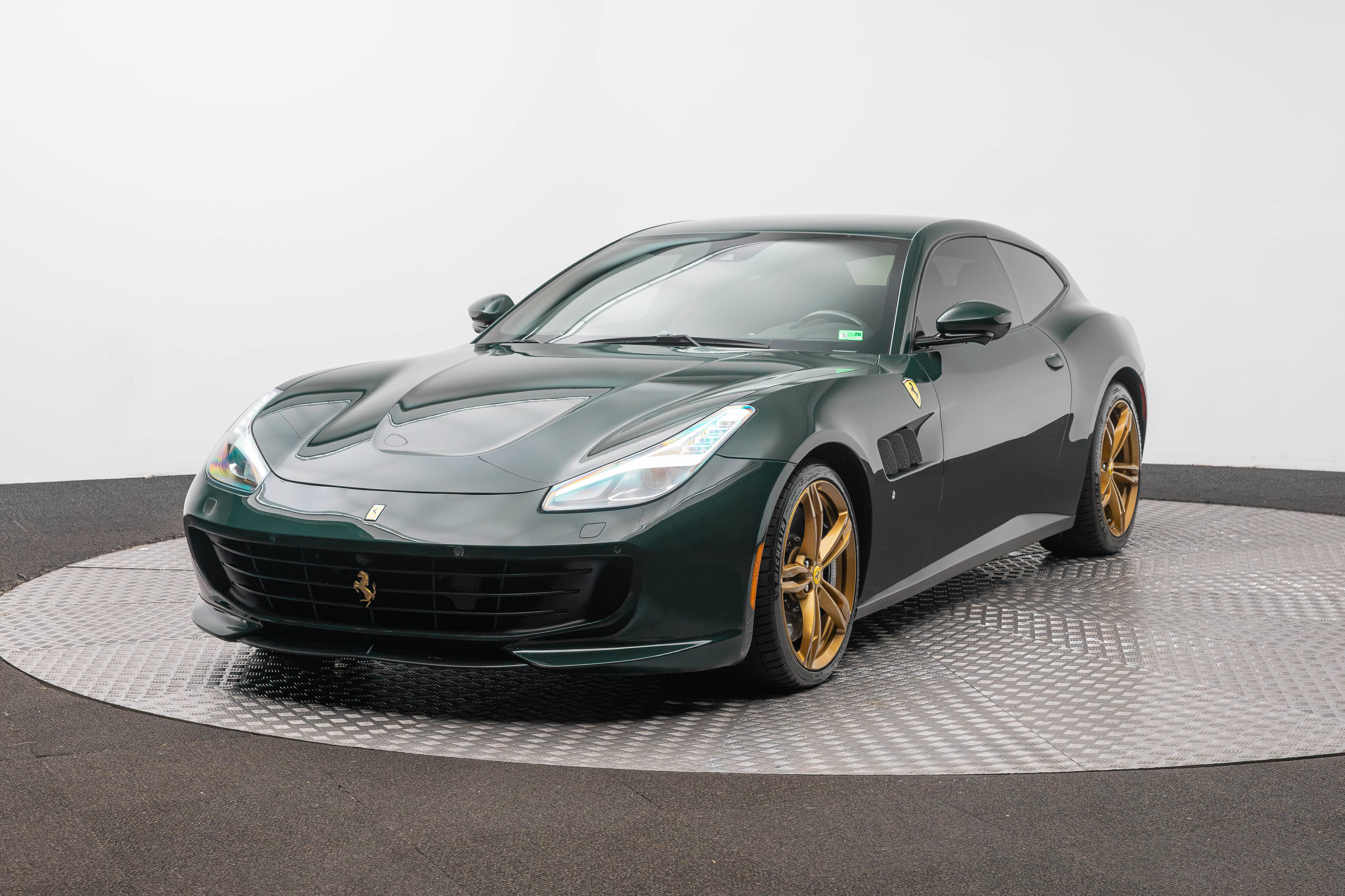 Used 2019 Ferrari GTC4Lusso AWD/4WD image 1