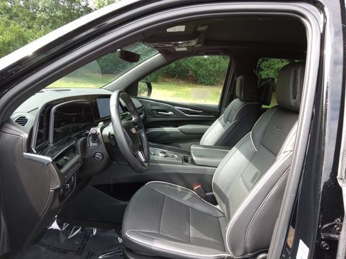 Used 2023 Cadillac Escalade Sport w/ LPO, ONYX Package AWD/4WD image 11