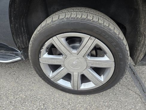 Used 2020 Cadillac Escalade Luxury image 10