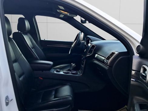 Used 2019 Jeep Grand Cherokee Limited AWD/4WD image 13