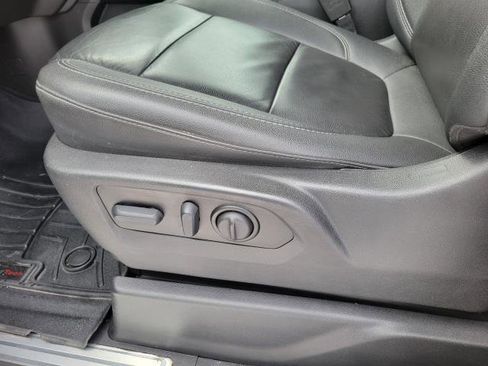 Certified 2022 Chevrolet Silverado 1500 RST w/ Convenience Package II image 9