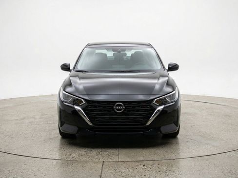 Used 2025 Nissan Sentra SV image 2