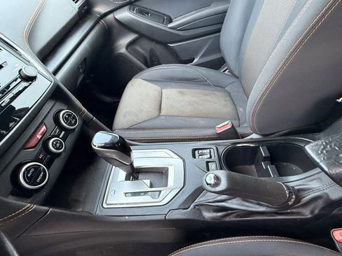 Used 2021 Subaru Crosstrek 2.0i Premium w/ Moonroof Package image 11