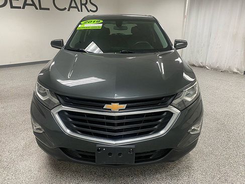 Used 2019 Chevrolet Equinox LT image 2