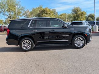 Used 2021 GMC Yukon SLT w/ SLT Luxury Plus Package video 2