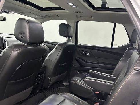 Used 2019 Chevrolet Traverse RS image 27