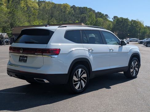 Used 2024 Volkswagen Atlas SE image 9