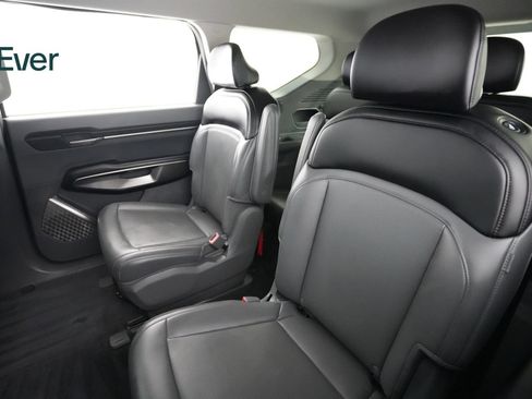 Used 2024 Kia EV9 Light Long Range RWD image 24