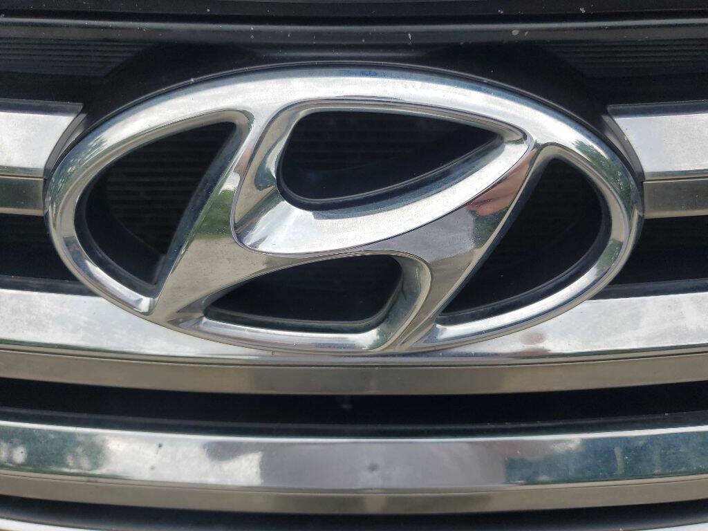 Used 2013 Hyundai Santa Fe Sport FWD image 10