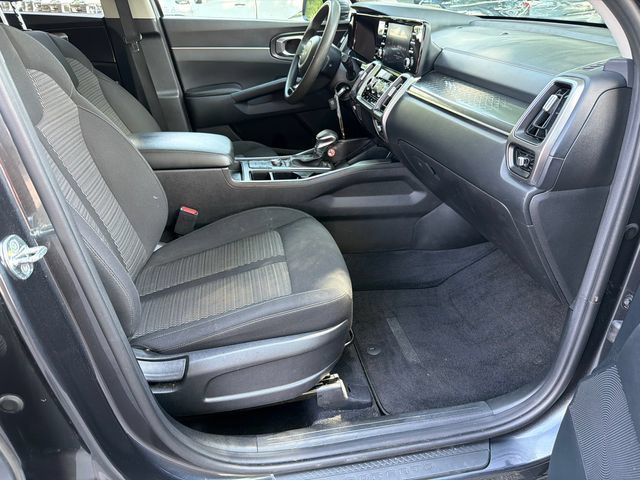 Used 2023 Kia Sorento LX FWD image 13