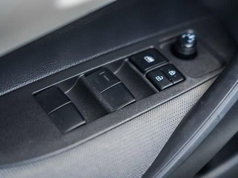 Used 2022 Toyota Corolla LE image 29