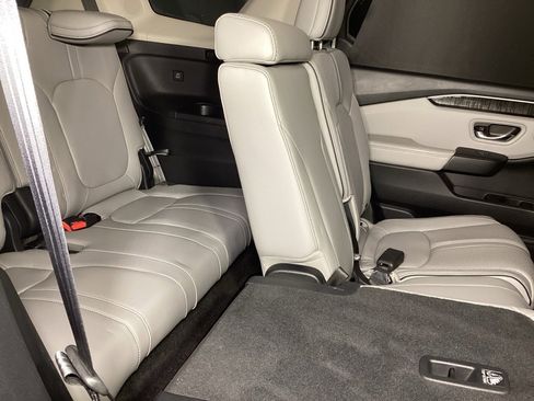 Used 2023 Honda Pilot Elite image 6