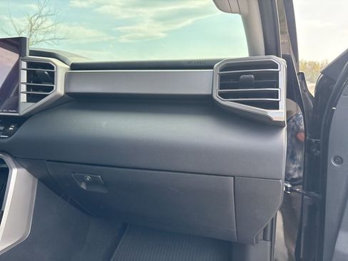 Used 2024 Toyota Tundra Limited image 40