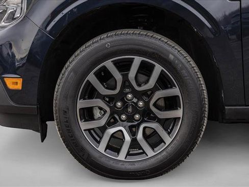 Used 2023 Ford Maverick Lariat w/ Lariat Luxury Package image 9