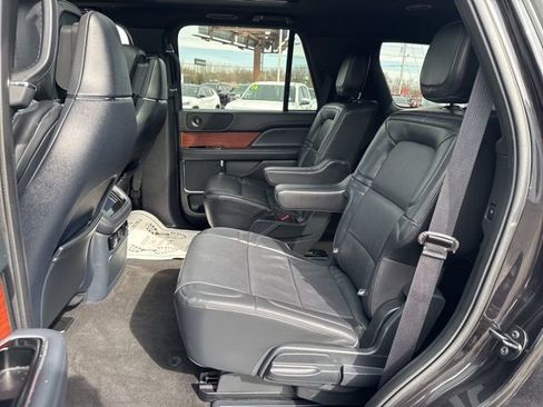 Used 2024 Lincoln Navigator Reserve image 14