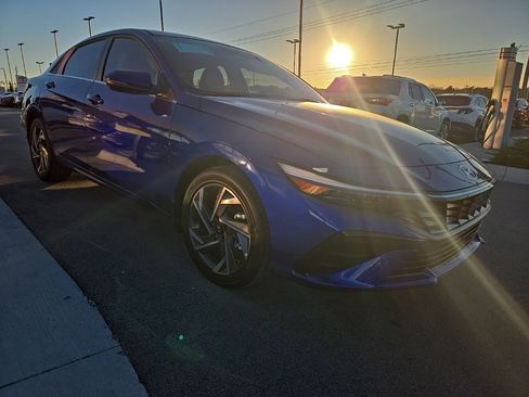 New 2026 Hyundai Elantra Limited image 3