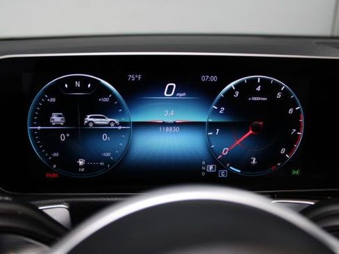 Used 2021 Mercedes-Benz GLB 250 4MATIC w/ Premium Package image 22