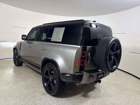 Used 2022 Land Rover Defender 110 X-Dynamic HSE AWD/4WD image 3