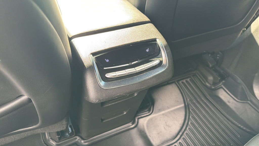 Used 2024 Cadillac XT6 Premium Luxury FWD image 22