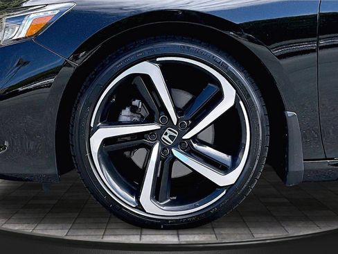 Used 2021 Honda Accord Sport image 9