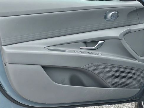 Used 2023 Hyundai Elantra SEL image 25