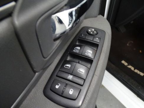 Used 2016 RAM 1500 Big Horn AWD/4WD image 9