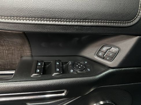 Used 2021 Ford Expedition Limited image 19