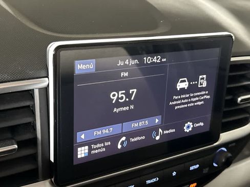 Used 2024 Hyundai Venue SEL FWD image 18