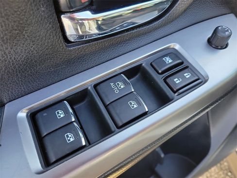 Used 2017 Subaru Crosstrek 2.0i Limited image 16