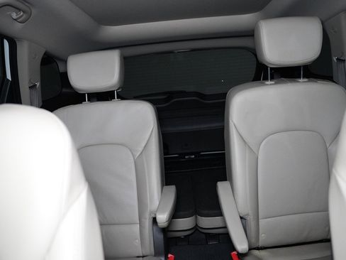 Used 2019 Hyundai Santa Fe XL image 10